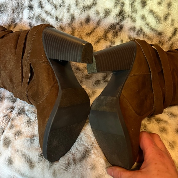 Dania platform, high heel heel brown suede with buckle size 5.5 - Picture 6 of 9